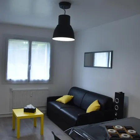 G.y.t.e's Apartment