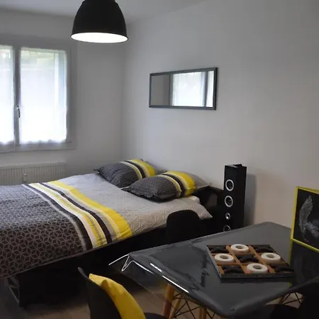 G.y.t.e's Apartment *